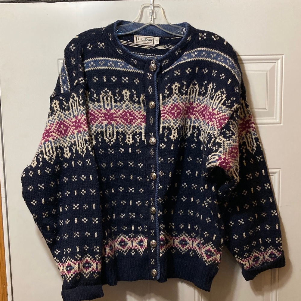 Vintage L.L. Bean Women's Navy and Pink Knitโ Cardigan L